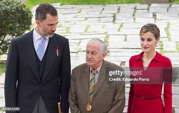 Spain's King Felipe VI of Spain , Queen Letizia of Spain and spanish writer Juan Goytisolo, winner of the Cervantes prize, pose for photographers at...