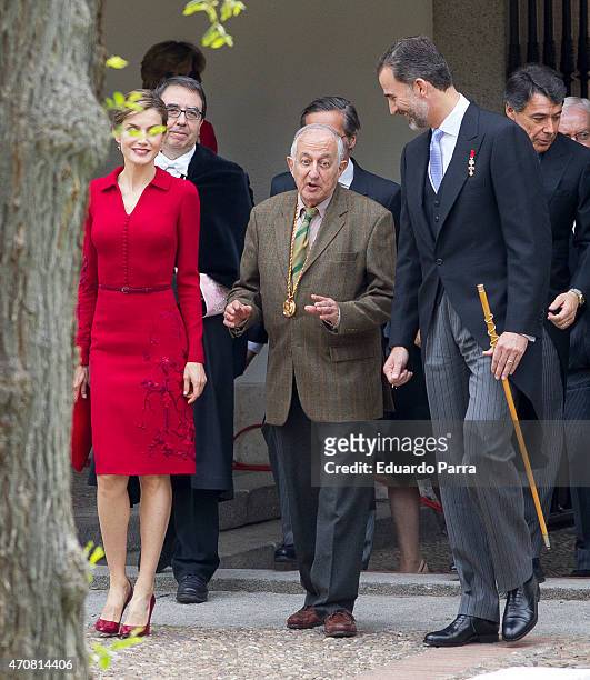 Spain's King Felipe VI of Spain , Queen Letizia of Spain and spanish writer Juan Goytisolo, winner of the Cervantes prize, pose for photographers at...