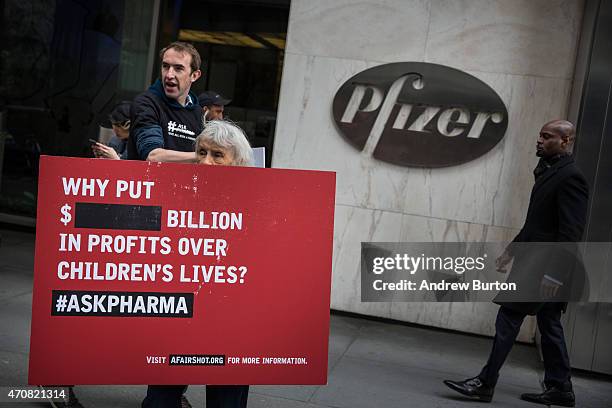 Pfizer Protest Pfizer World Headquarters Photos and Premium High Res Pictures - Getty ...