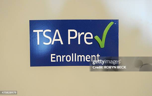 Precheck Sign In 109 Tsa Precheck Photos & High Res Pictures - Getty Images