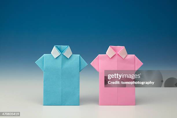 japanese paper origami shirts - origami foto e immagini stock