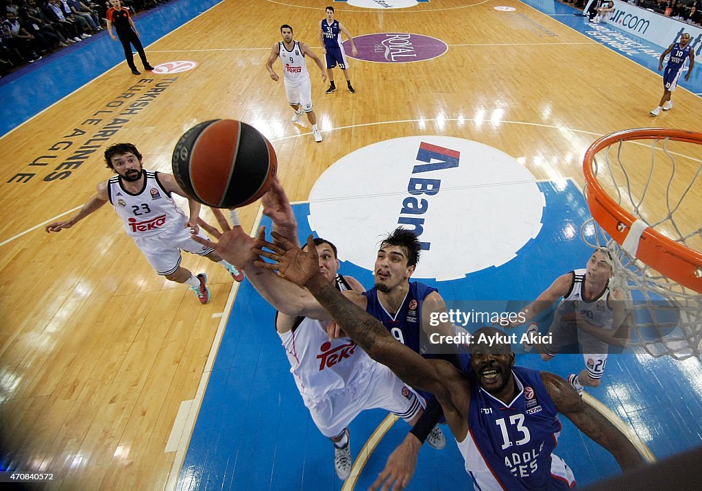 Anadolu Efes Istanbul v Real Madrid - Turkish Airlines Euroleague Play Off