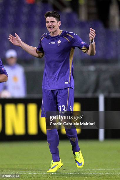 Mario Gomez of ACF Fiorentina celebrates after scoring a goal during the UEFA Europa League Quarter Final match between ACF Fiorentina and FC Dynamo...