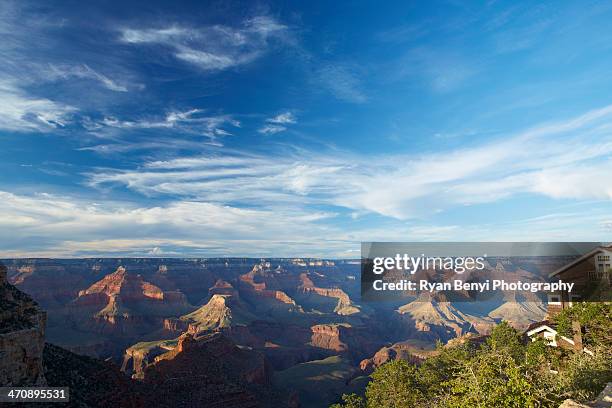 grand canyon from south rim  near the top of the bright angel trailhead in grand canyon village, nevada, usa - grand canyon village stockfoto's en -beelden