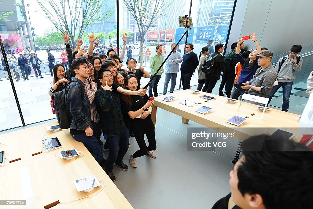 Hangzhou Opens Second Apple Store