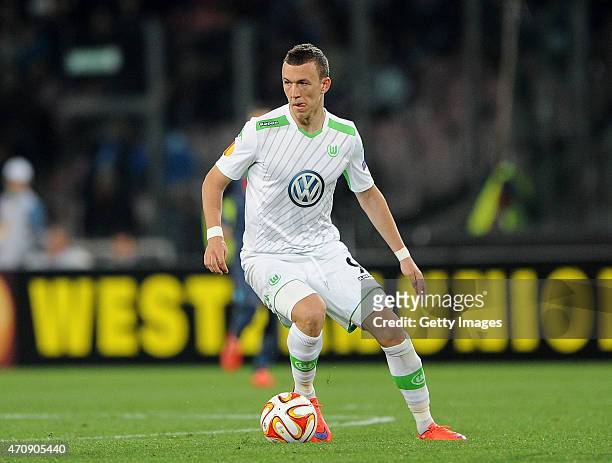 Ivan Periic of Wolfsburg in action during the UEFA Europa League quarter-final second leg match between SSC Napoli and VfL Wolfsburg on April 23,...