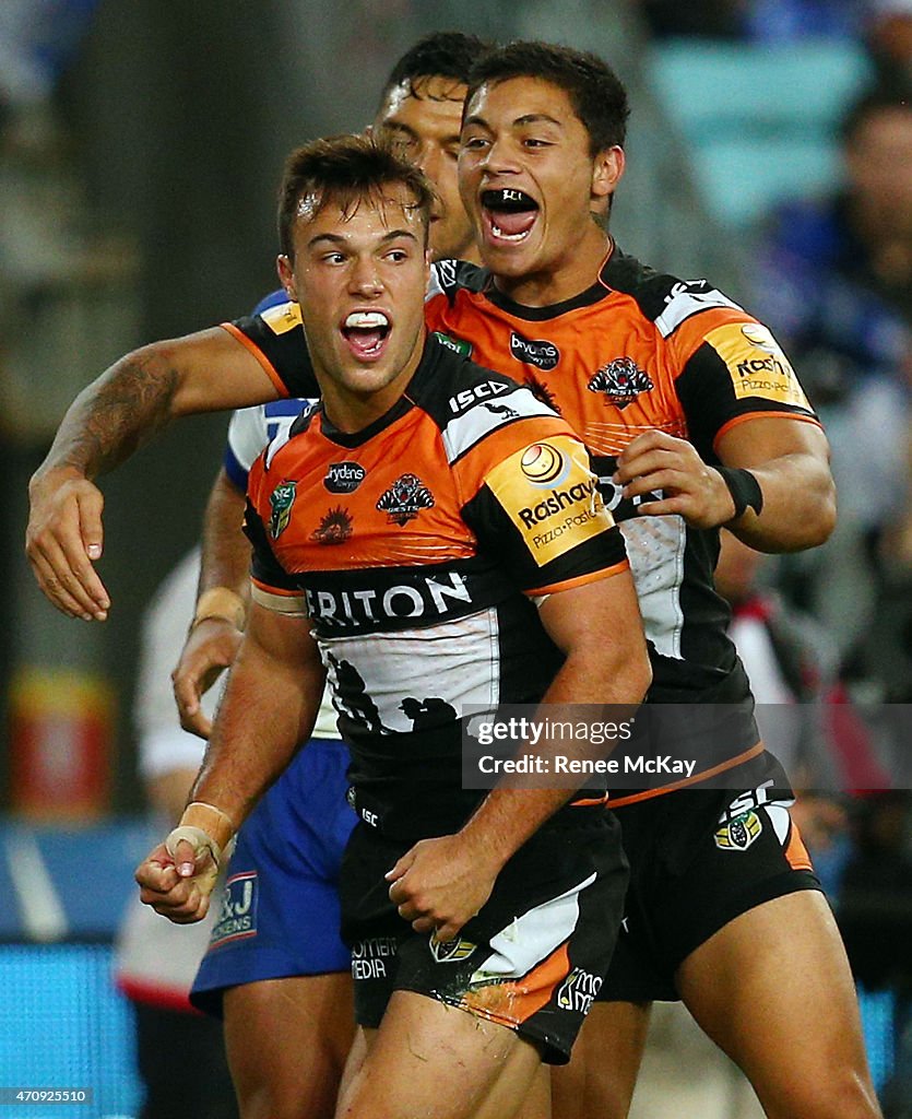 NRL Rd 8 - Bulldogs v Wests Tigers