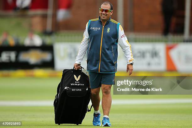 South African coach, Russell Domingo, looks on during day two of the Second Test match between South Africa and Australia at AXXESS St George's...