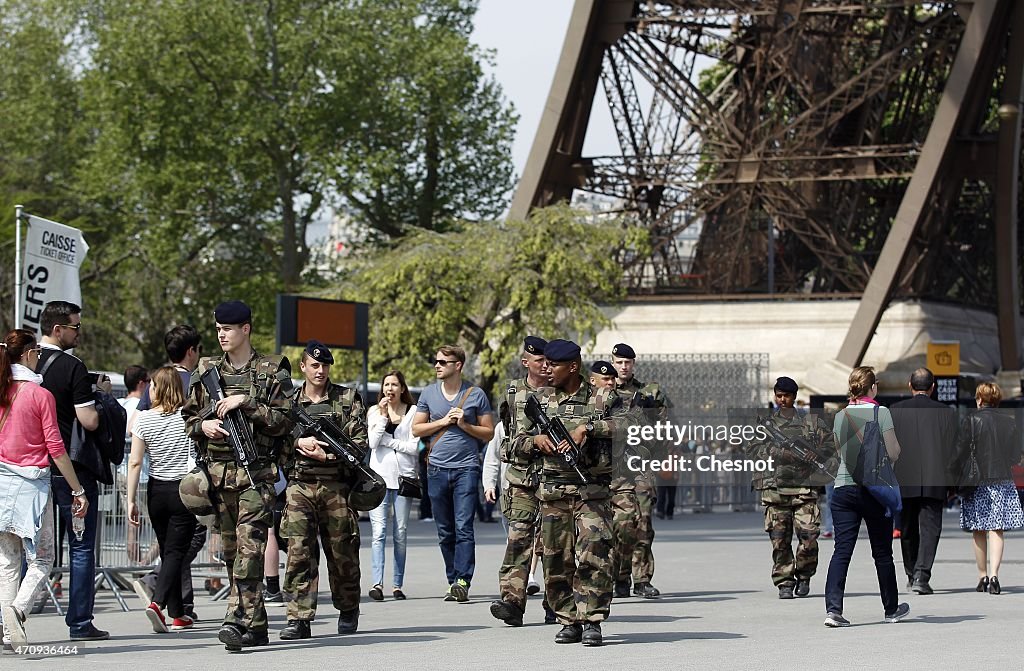 Tourists Visit Eiffel Tower