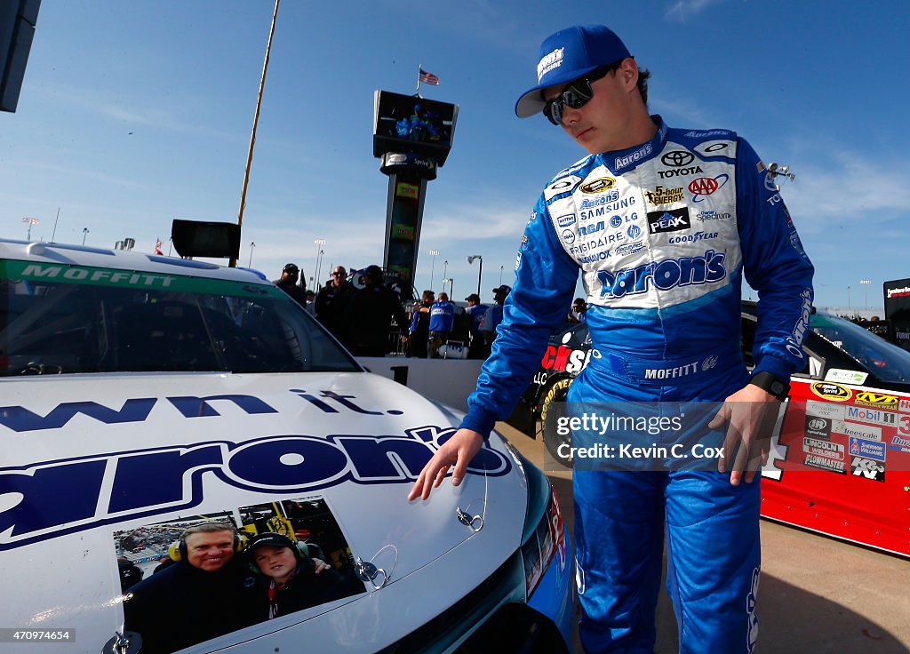 Toyota Owners 400 - Qualifying