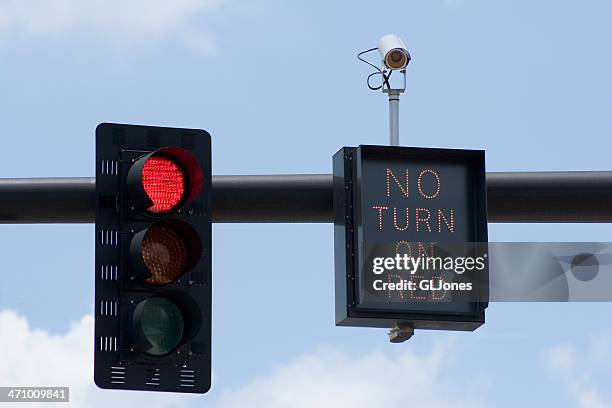 feu rouge pas à - feu rouge feu de signalisation pour véhicules photos et images de collection
