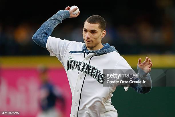 Slam Dunk Champion Zach LaVine throws out the ceremonial first pitch prior to the game between the Seattle Mariners against the Minnesota Twins at...