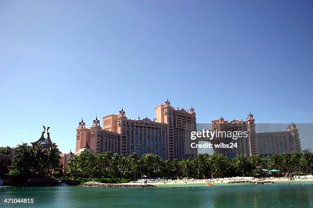 luxury resort - atlantis resort paradise island stock pictures, royalty-free photos & images