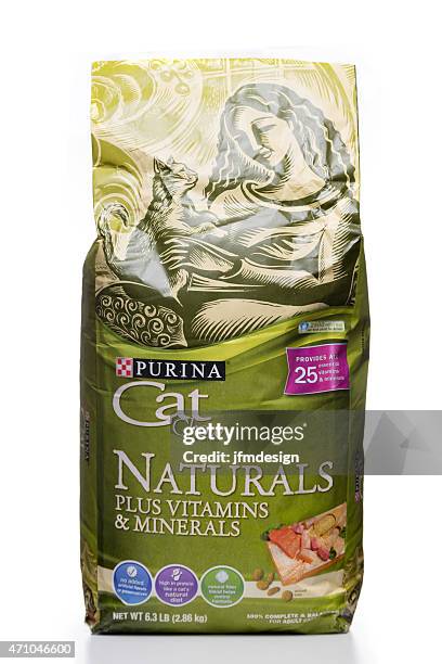 purina katze chow naturals & mineralien und vitaminen tasche - animal nutrition stock-fotos und bilder