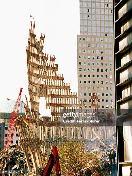 the aftermath of destruction on the world trade center ny - september 11 2001 attacks stock pictures, royalty-free photos & images