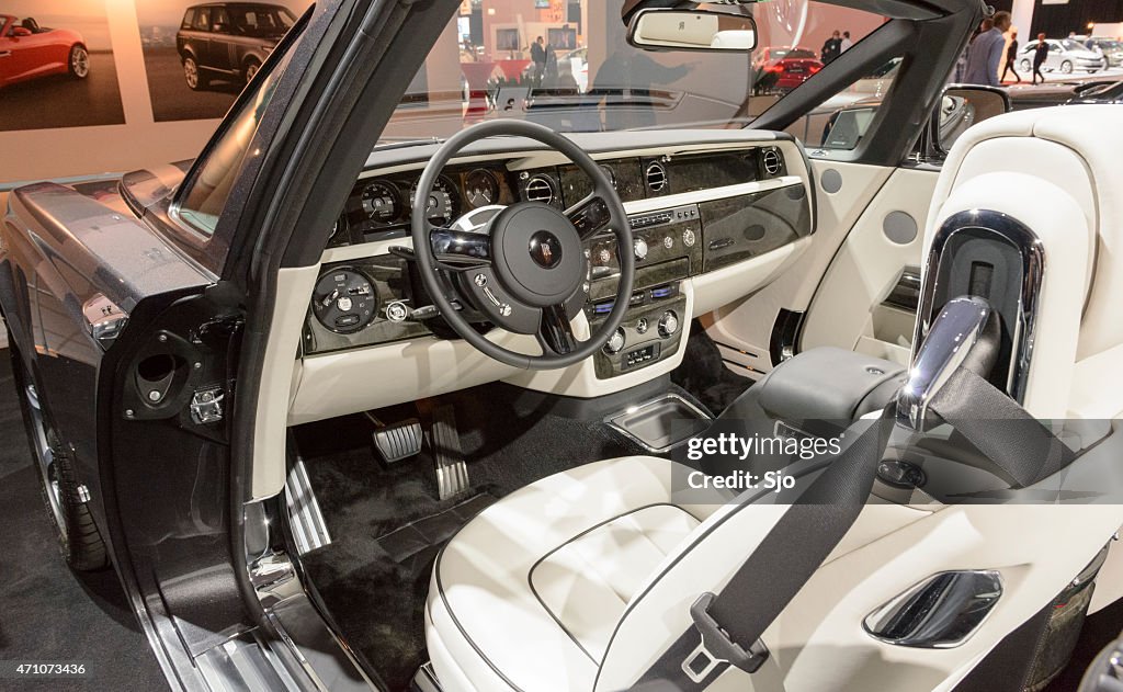 Rollsroyce Phantom Drophead Coupe Luxury Interior Convertible High Res rollsroyce-phantom-drophead-coupe-luxury-interior-convertible-high-res