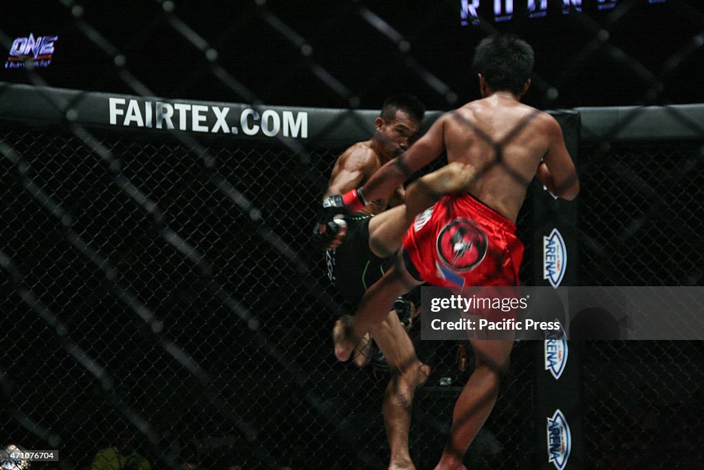 Anatpong Bunrad kicks Geje Eustaquio during the One...