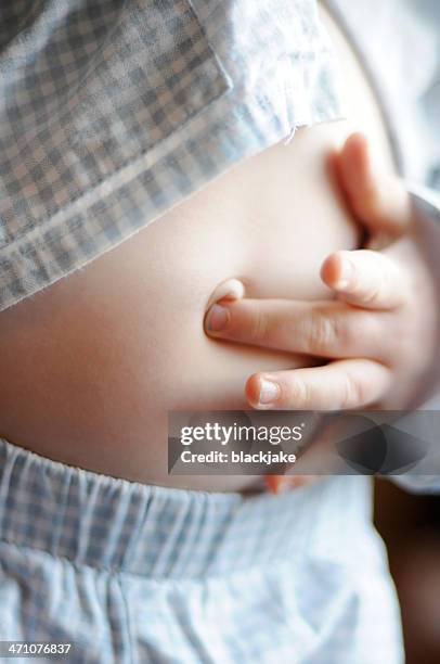 baby bauch 2 - kids belly stock-fotos und bilder