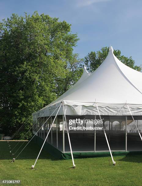 special event large white tent - entertainment tent stockfoto's en -beelden