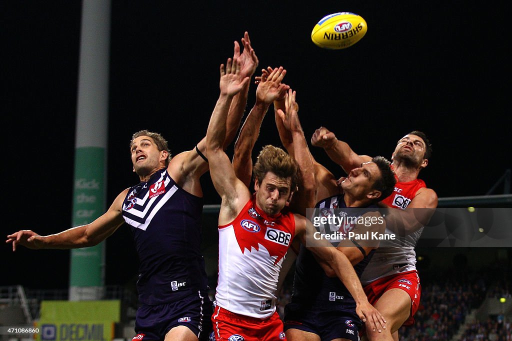 AFL Rd 4 - Fremantle v Sydney