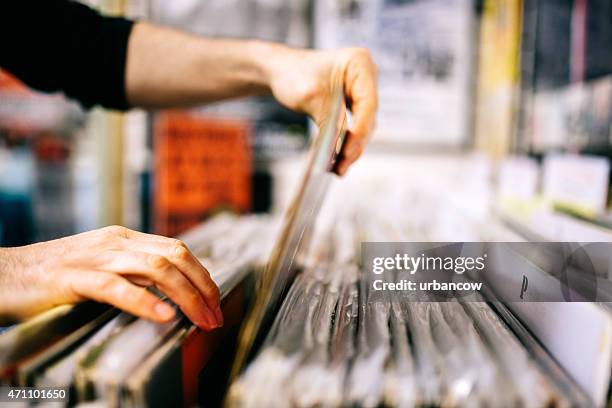 record store, second hand vinyl records, hands searching - record store stock pictures, royalty-free photos & images