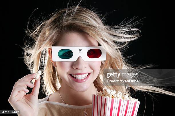 suspense - lunettes 3d photos et images de collection