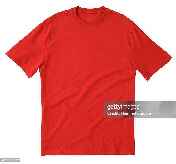 camiseta roja frontal en blanco con trazado de recorte. - camisa roja fotografías e imágenes de stock
