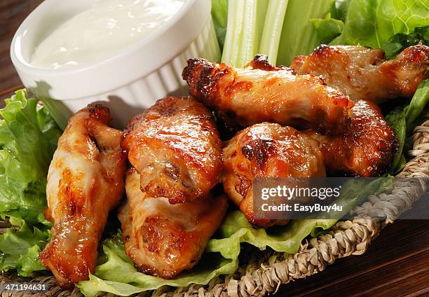 chicken wings - buffalo chicken lettuce stock pictures, royalty-free photos & images