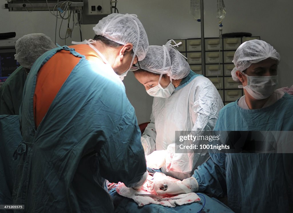 Doctors Operate Doctors And Nurses On Operation High-Res Stock Photo - Getty Images