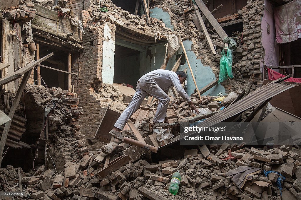 Death Toll Rises Following Powerful Earthquake In Nepal