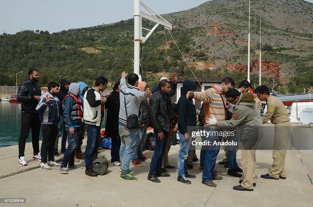 350 illegal migrants got caught in Turkey's Mersin