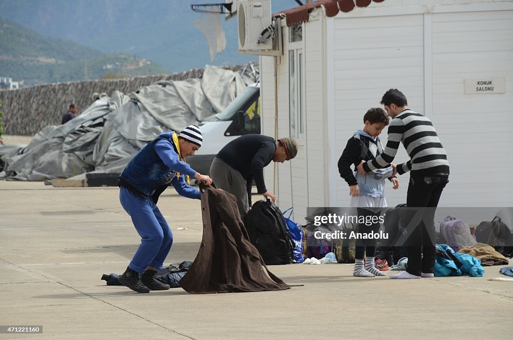 350 illegal migrants got caught in Turkey's Mersin