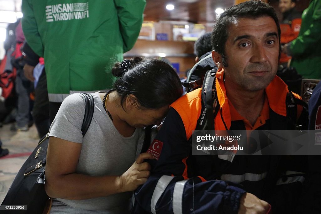 Turkish healthcare and aid organizations arrive at Nepal after powerful earthquake