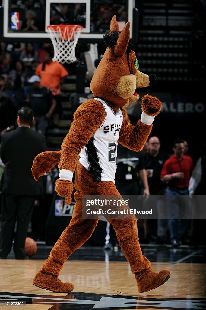 Los Angeles Clippers v San Antonio Spurs - Game Four