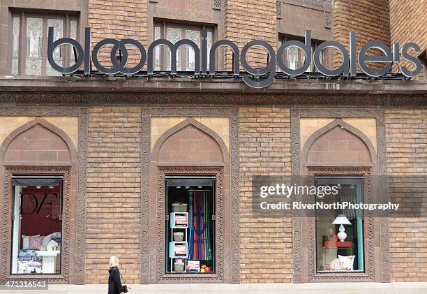 bloomingdale's, chicago illinois - bloomingdale's department stock pictures, royalty-free photos & images