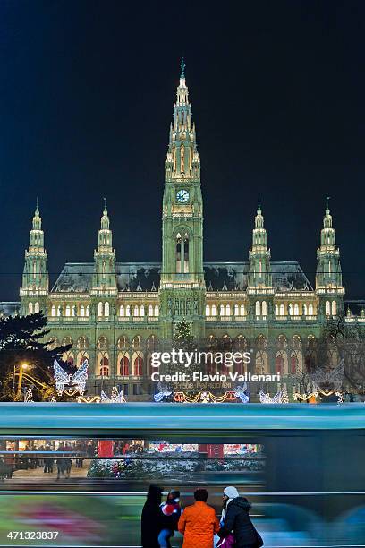 wiener rathaus - vienna city hall stock-fotos und bilder