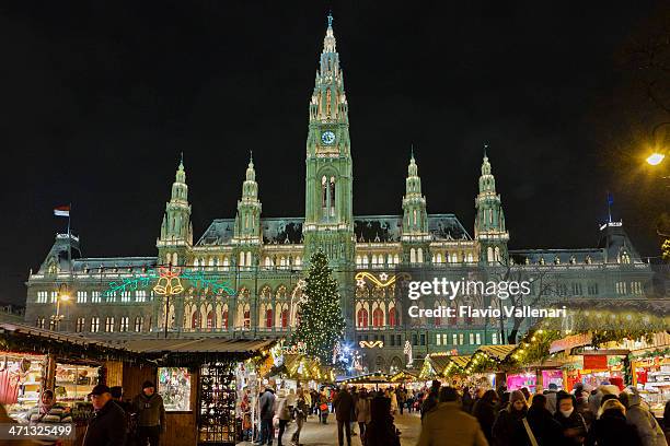 christkindlmarkt na prefeitura de viena - vienna city hall - fotografias e filmes do acervo