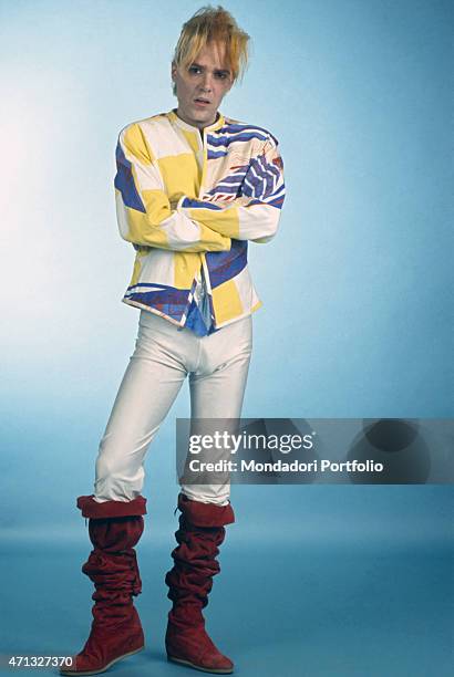 Italian singer-songwriter, guitarist and theatre artist Alberto Camerini posing wearing freakish clothing. Italy, May 1982