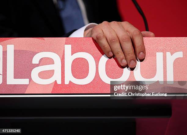 The hand of labour Party leader Ed Miliband stresses a point during a campaign visit to Stockton Arts Centre on April 27, 2015 in Stockton-on-Tees,...