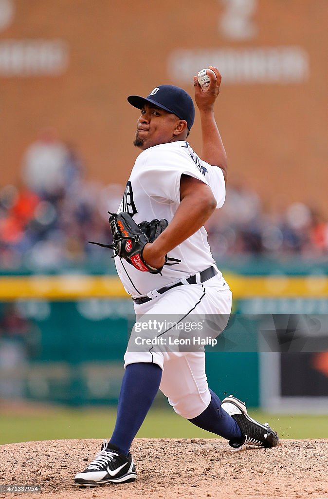 Cleveland Indians v Detroit Tigers