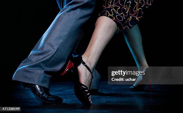 leidenschaftliche tango - lateinamerikanischer-tanz stock-fotos und bilder