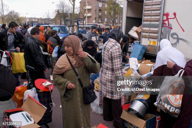 koninginnedag - queen's day in amsterdam - amsterdam market stock pictures, royalty-free photos & images