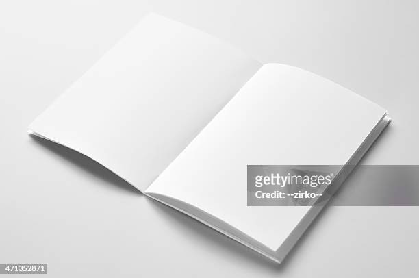 em branco brochura - silencio imagens e fotografias de stock