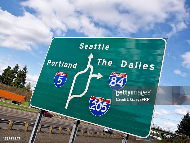 road sign i-5 diagram i-205 i-84 portland seattle the dalles - highway exit sign stock pictures, royalty-free photos & images