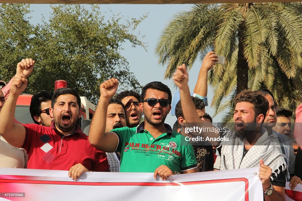 Protest demanding dismissal of Iraqi Defense Minister Obeidi in Baghdad