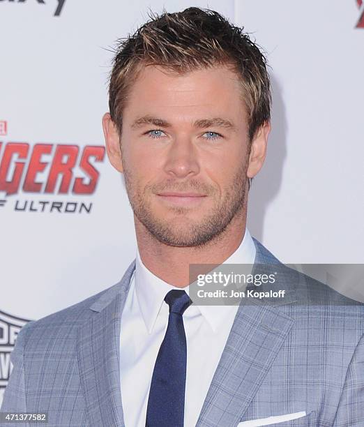 Actor Chris Hemsworth arrives at the Los Angeles Premiere Marvel's "Avengers Age Of Ultron" at Dolby Theatre on April 13, 2015 in Hollywood,...