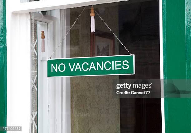 no vacancies sign in window - no vacancies stock pictures, royalty-free photos & images