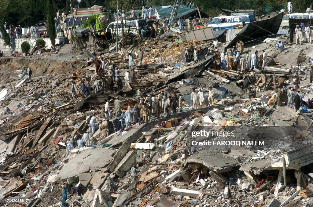 PAKISTAN-QUAKE-SASIA-RUBBLE