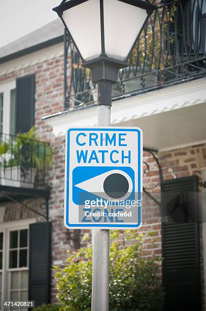 標識周辺の犯罪ウォッチ - 地域防犯監視 ストックフォトと画像