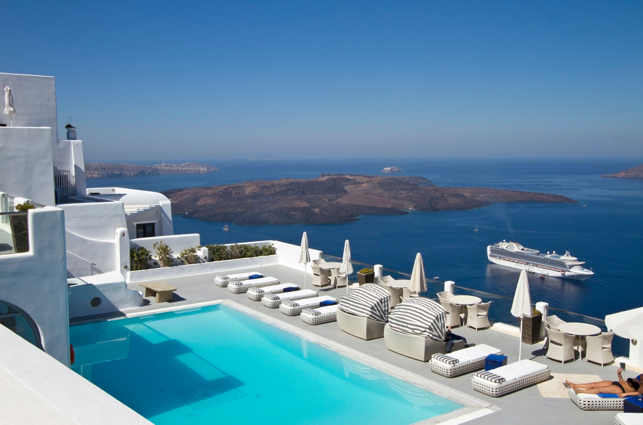 luxury suite santorini